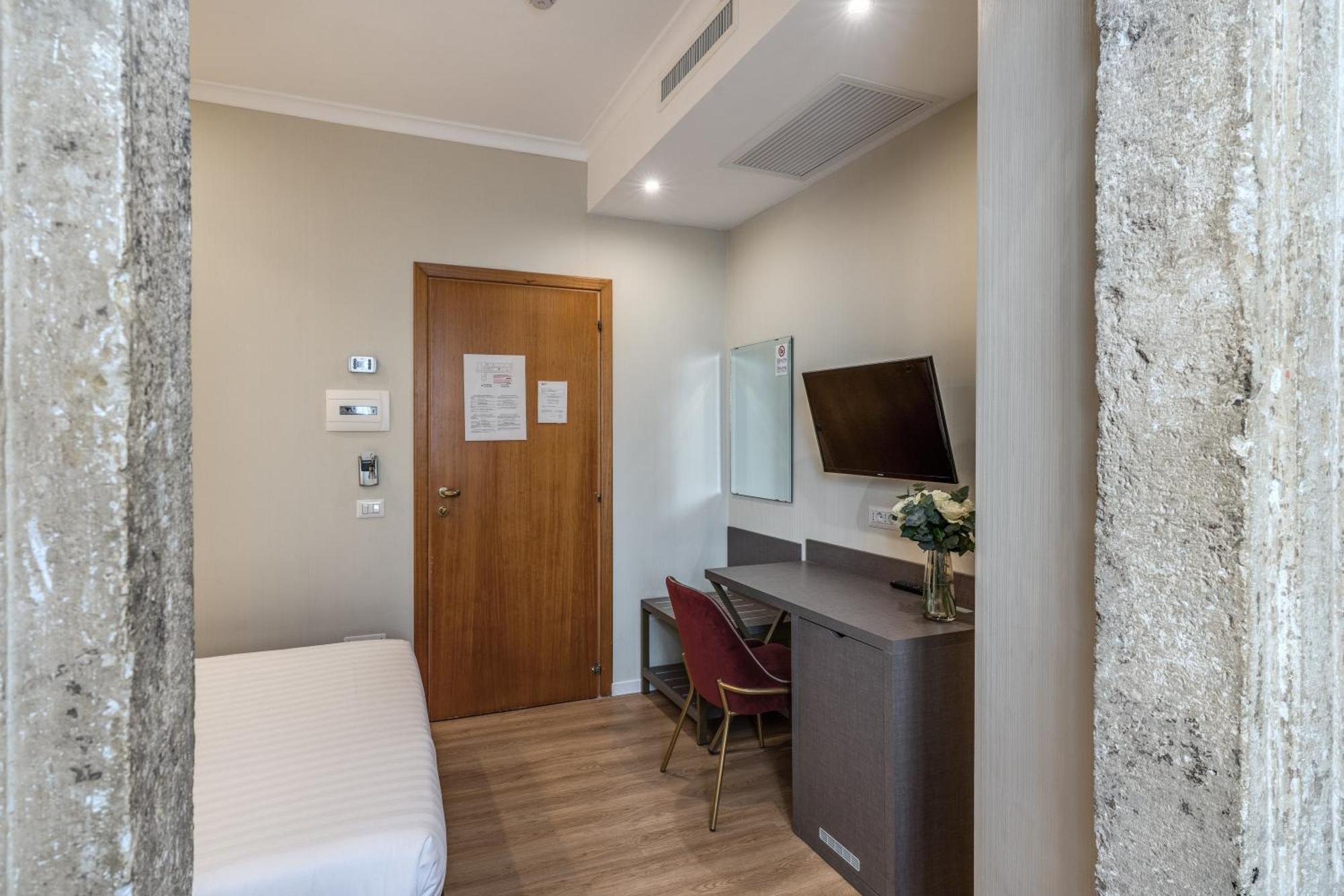 Flower Garden Hotel Rome